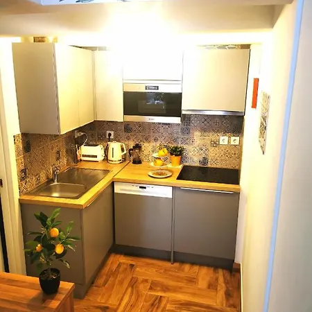 Charming Portuguese Style Apartment, For Rent Vida à Portuguesa, Fruta Or Polvo Local