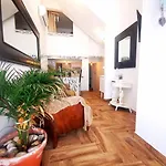 Charming Portuguese Style Apartment, For Rent Vida à Portuguesa, Fruta Or Polvo Local Appartamento *