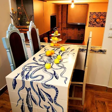 'fruta Or Polvo' Charming Portuguese Style For Rent 'vida A Portuguesa', Local