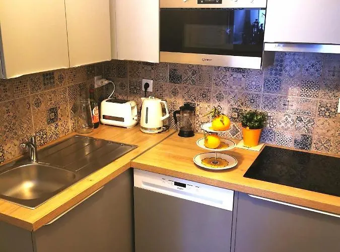 Charming Portuguese Style Apartment, For Rent Vida à Portuguesa, Fruta Or Polvo Local *