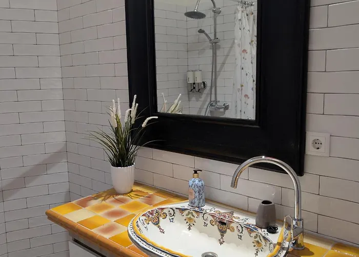 Charming Portuguese Style Apartment, For Rent Vida à Portuguesa, Fruta Or Polvo Local Appartamento *