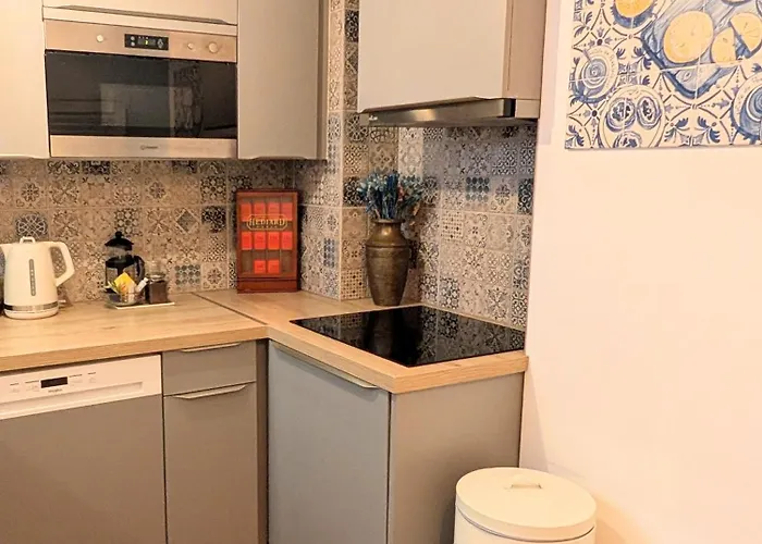 Charming Portuguese Style Apartment, For Rent Vida à Portuguesa, Fruta Or Polvo Local