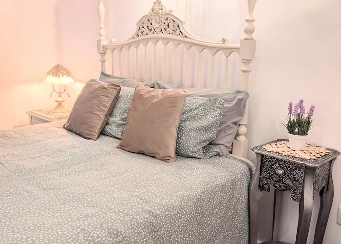 Charming Portuguese Style Apartment, For Rent Vida à Portuguesa, Fruta Or Polvo Local